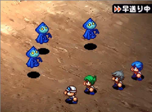 土の地面で、青い宇宙人3体と味方4人が向かい合っている戦闘画面